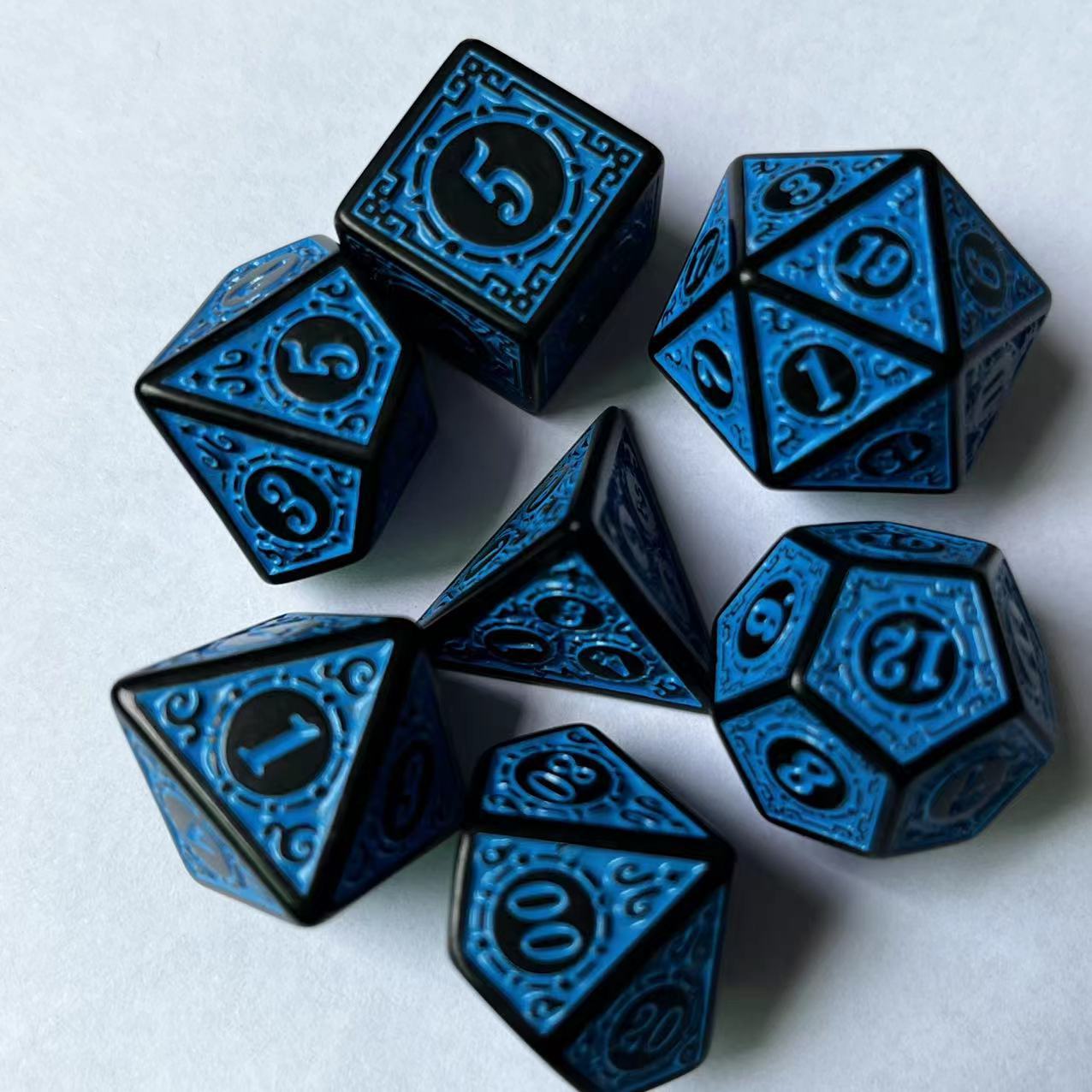 Carved Vintage Ancient Retro Pattern Dice Set