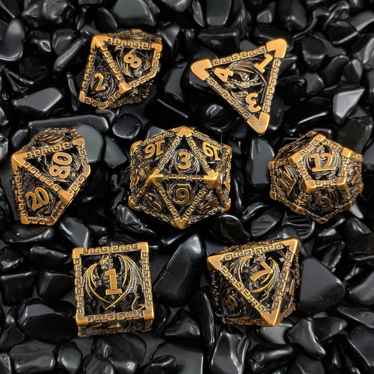 Metal Hollow 7-teiliges Würfelset mit bösem Drachen, Antik-Gold 