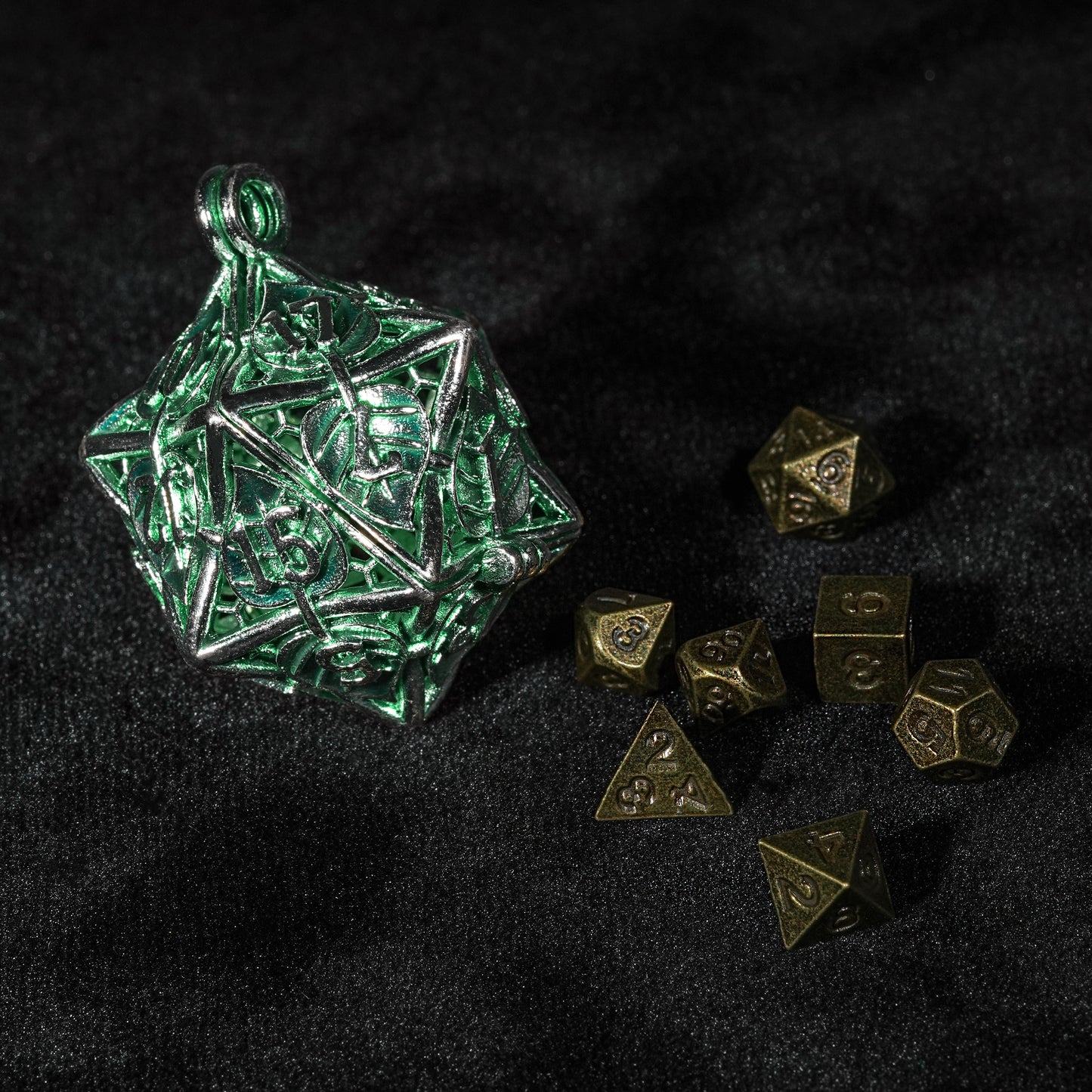 Green Leaf metal dice cage + dice