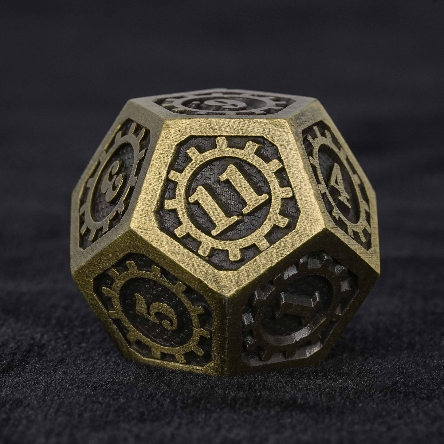 Metal Baldur's Gate dice + Bronze