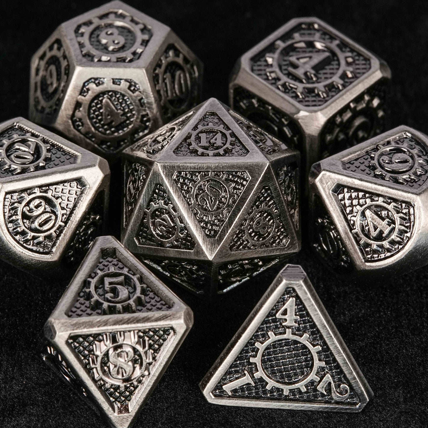 Metal Baldur's Gate dice set