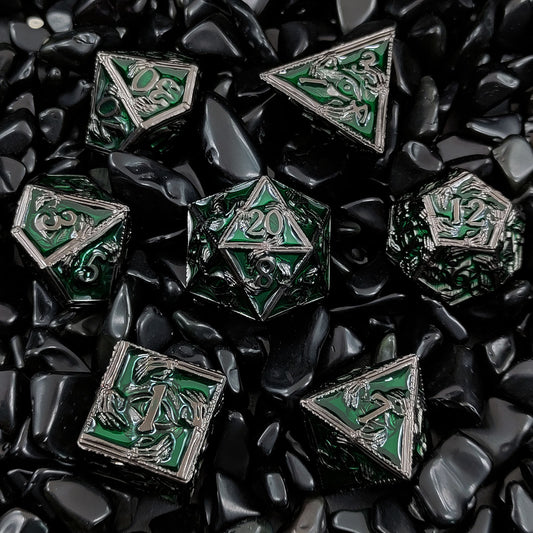 Handwürfel-Set mit Totenkopf aus Metall, Grün 
