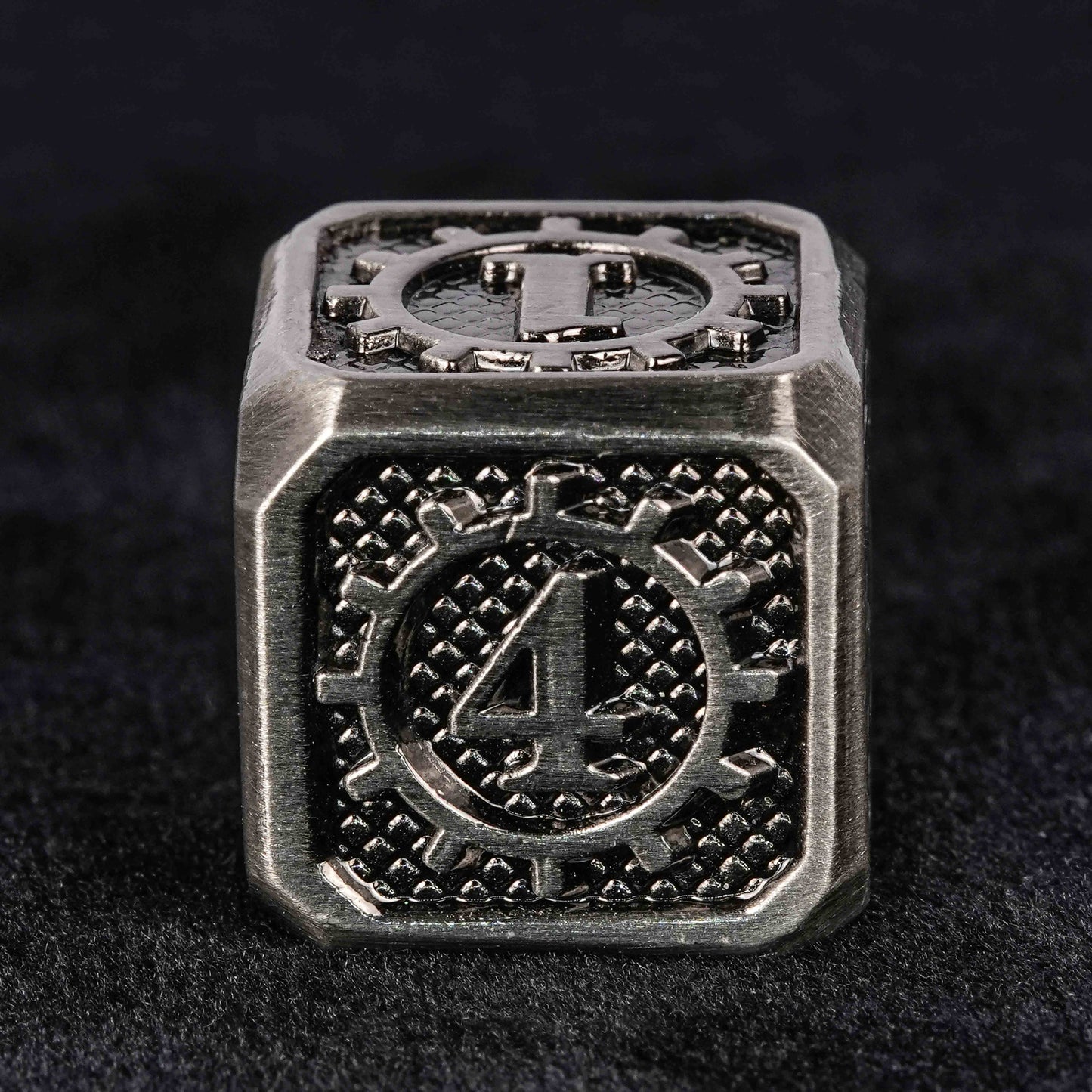 Metal Baldur's Gate dice set