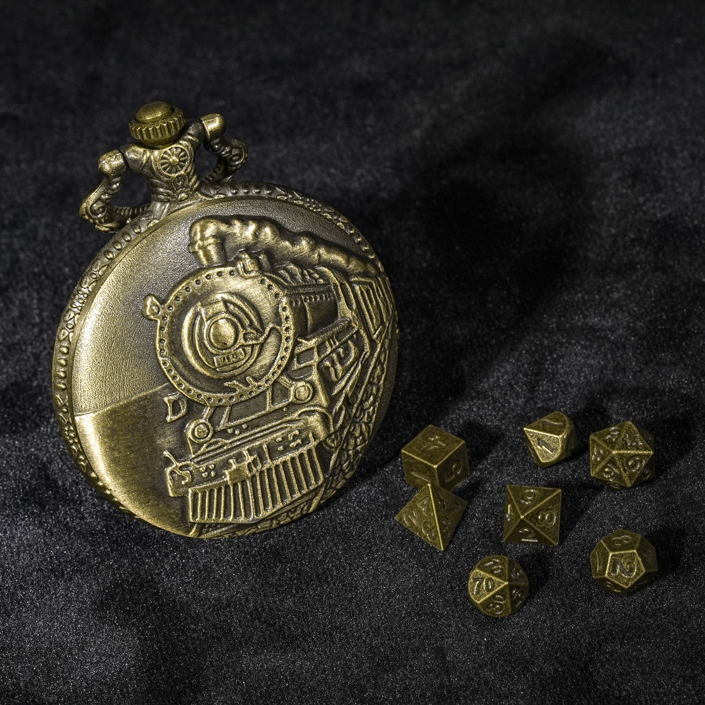 Skeleton clock + mini metal dice